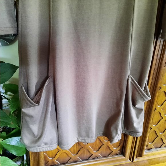 3/$15 Bohemian Lagenlook Tunic Dress with Pockets! - Taupe, Size XS - Picture 6 of 16